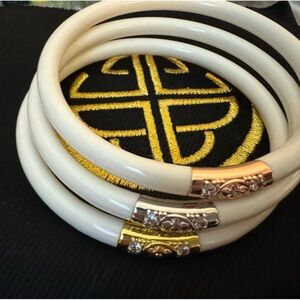 Budhagirl Three Kings All Weather Bangles- white